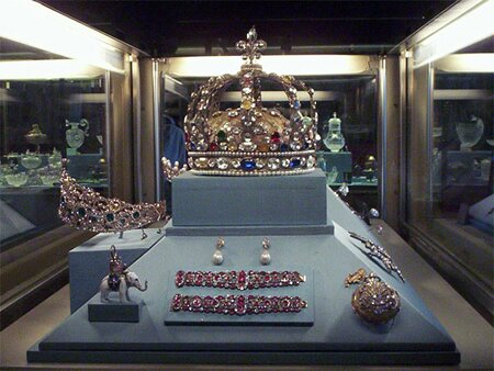 Couronne_sacre_Louis_XVIII